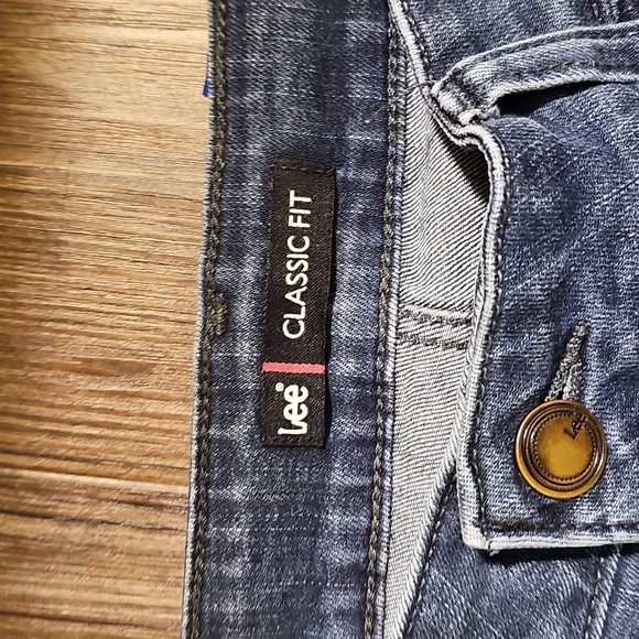 Womens Lee's Classic Fit Medium Wash Jeans Sz 12 28" inseam - Picture 2 of 4